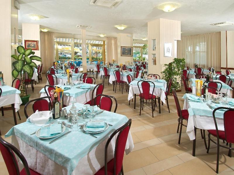 קרביה Hotel Odeon מראה חיצוני תמונה