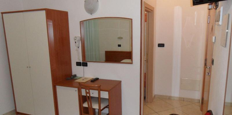קרביה Hotel Odeon מראה חיצוני תמונה