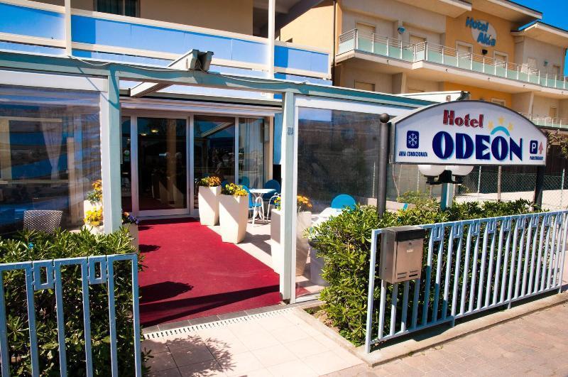 קרביה Hotel Odeon מראה חיצוני תמונה